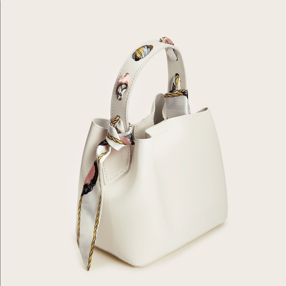New Twilly Scarf Bag bucket bag. Comes with chain shoulder strap.